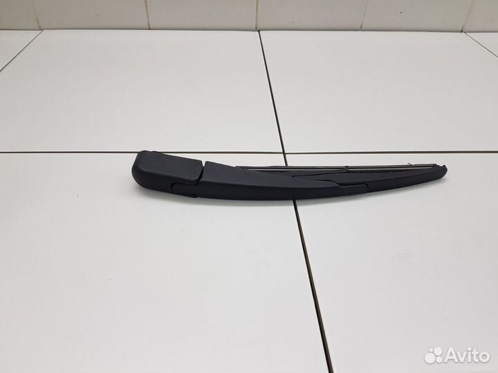 Поводок стеклоочистителя задний