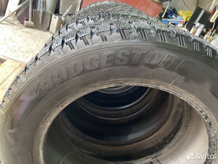 Bridgestone Blizzak Spike-01 235/60 R18 107T