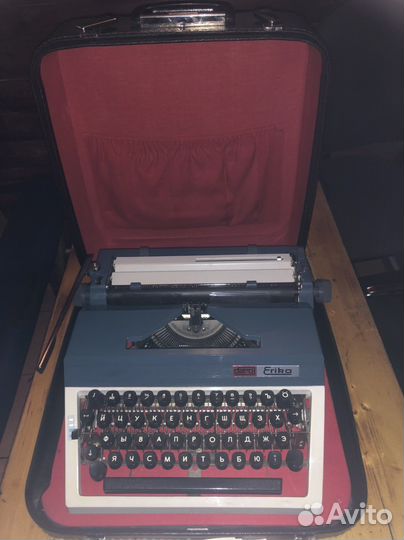 Пишущая машинка Unis tbm de luxe, Daro в коже