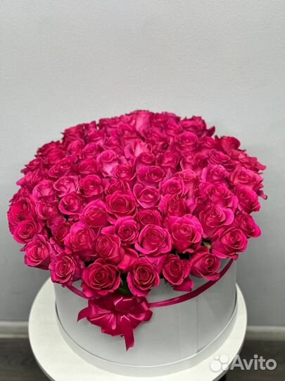 Розы в шляпной коробке