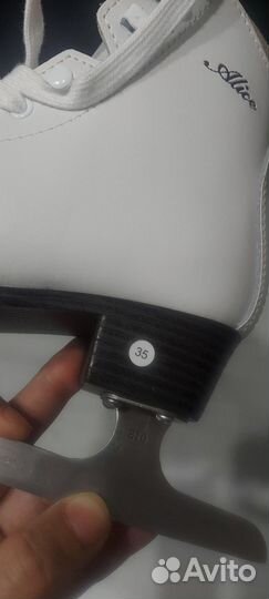 Коньки фигурные 35 размер для девочки