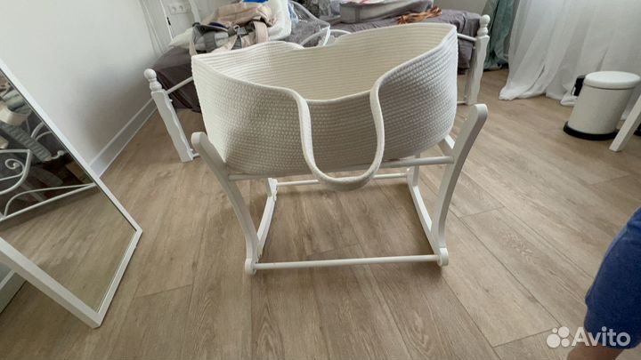 Корзина переноска для новорожденных с подставкой