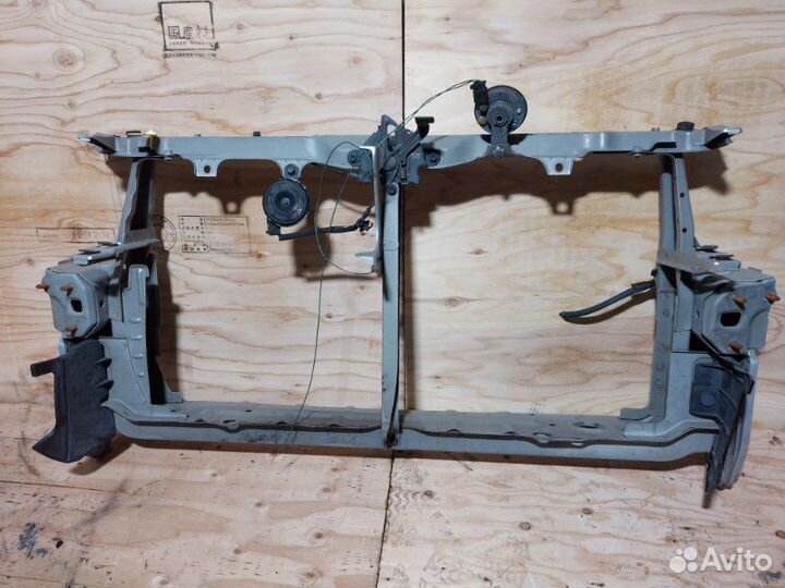 Рамка радиатора Toyota Premio ZZT240 1zzfe 2002