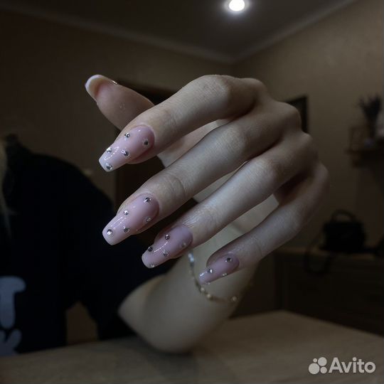 Маникюр и педикюр