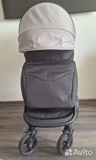 Прогулочная коляска всесезонная