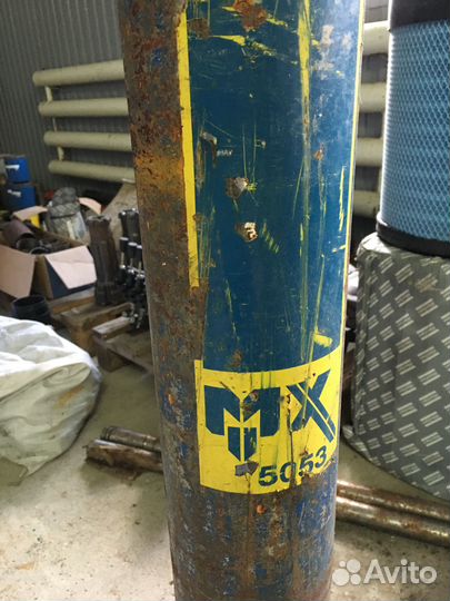 Пневмоударник для бурения обратной циркуляцией