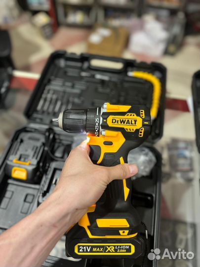 Шуруповерт dewalt безщеточный