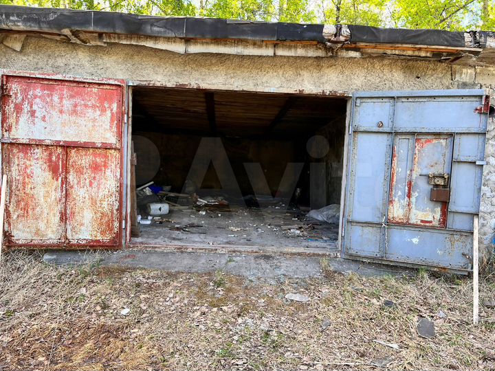 Гараж, > 30 м²