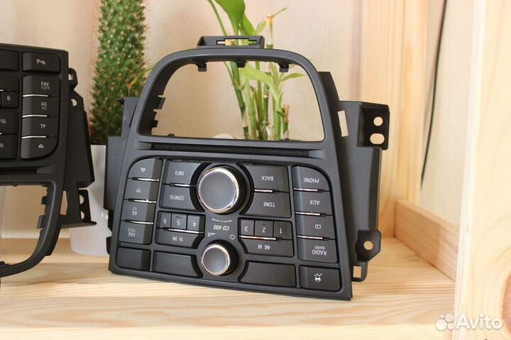 Блок управления мультимедиа GM13360091