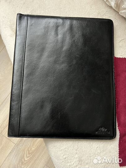 Папка для документов,кашелёк wittchen новые