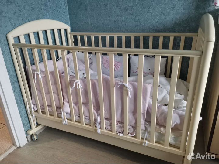 Детская кроватка