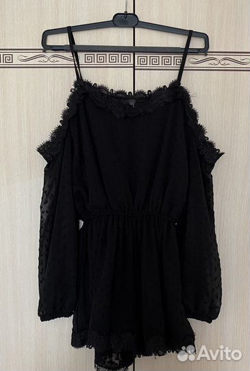 Комбинезон с кружевом