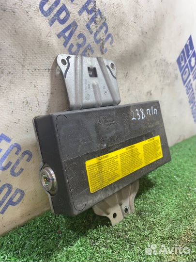 Подушка безопасности в дверь передняя правая