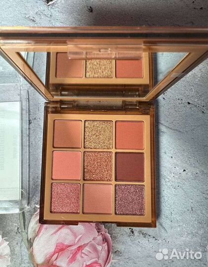 Huda beauty палетка nude