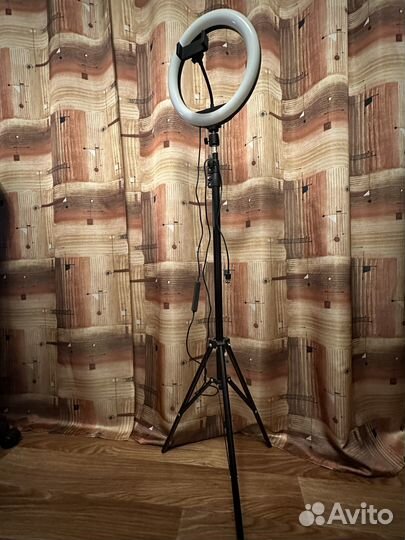 Кольцевая лампа 26 см