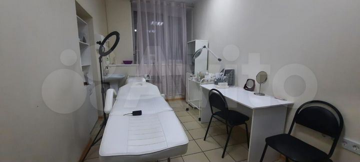 Кабинет в салоне красоты 12 м²