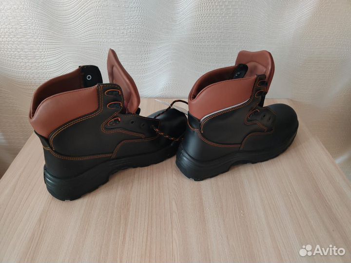 Ботинки кожаные 