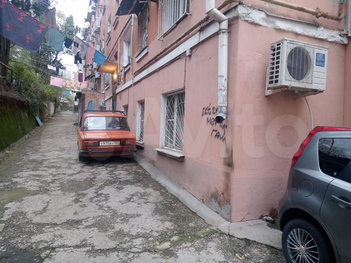4-к. квартира, 76 м², 1/5 эт.