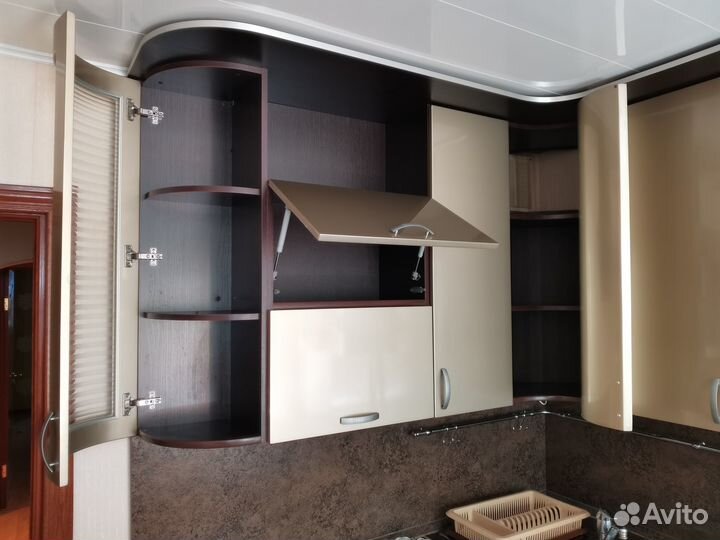 Кухонный гарнитур б/у с техникой