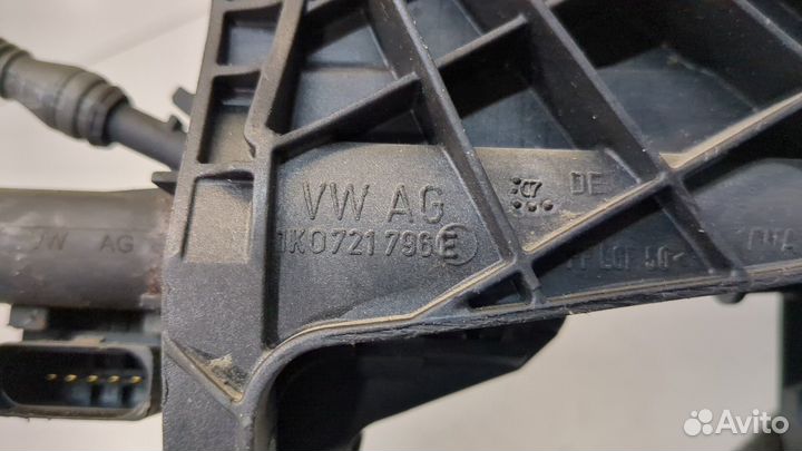 Педаль сцепления Volkswagen Passat 6