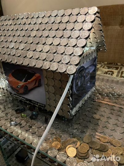 Домик для lamborgini из монет