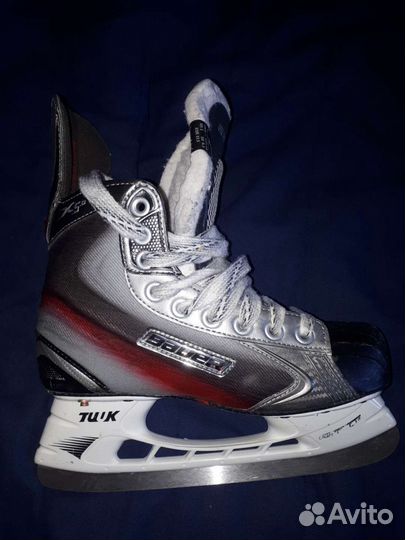 Хоккейные коньки bauer