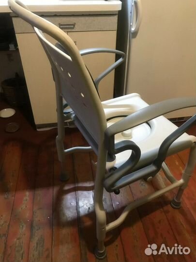 Санитарный стул для инвалидов