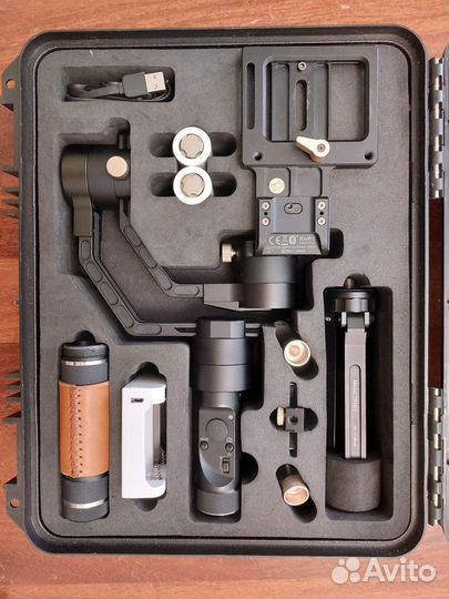 Трехосевой стабилизатор zhiyun crane plus