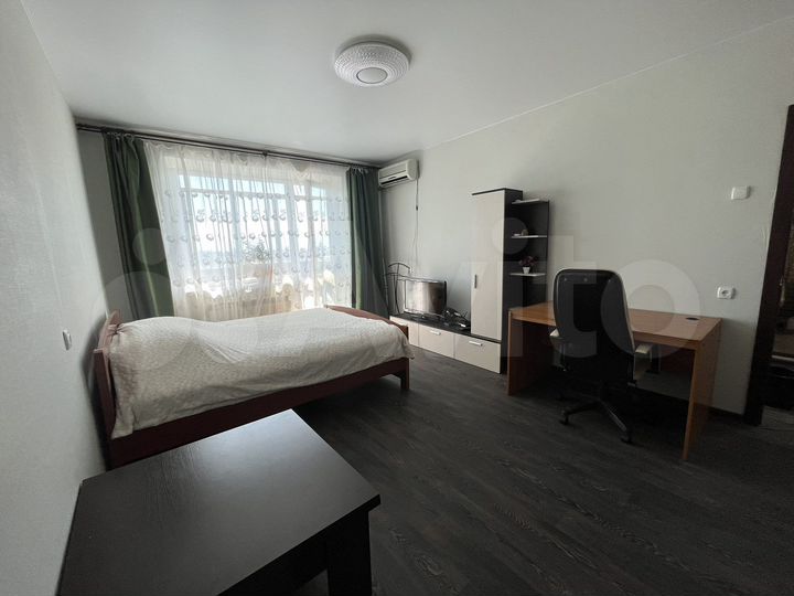 1-к. квартира, 42 м², 9/9 эт.