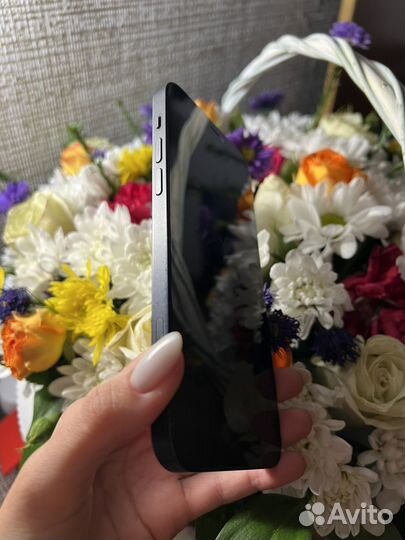 iPhone 12, 64 ГБ