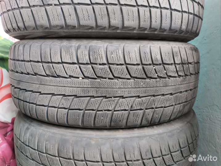 Triangle TR777 235/60 R18