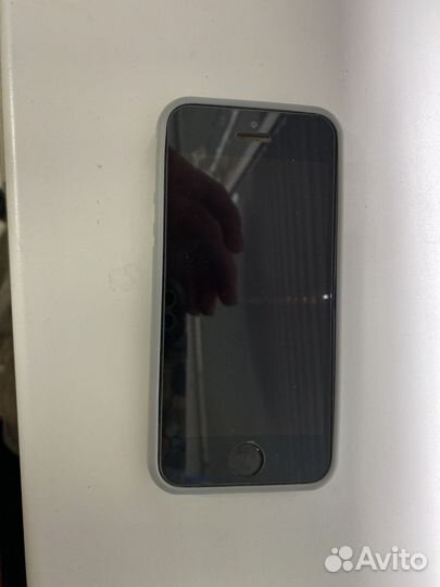 iPhone SE, 32 ГБ