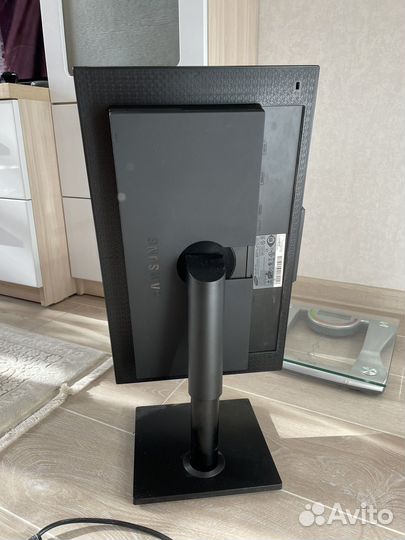 Монитор Samsung