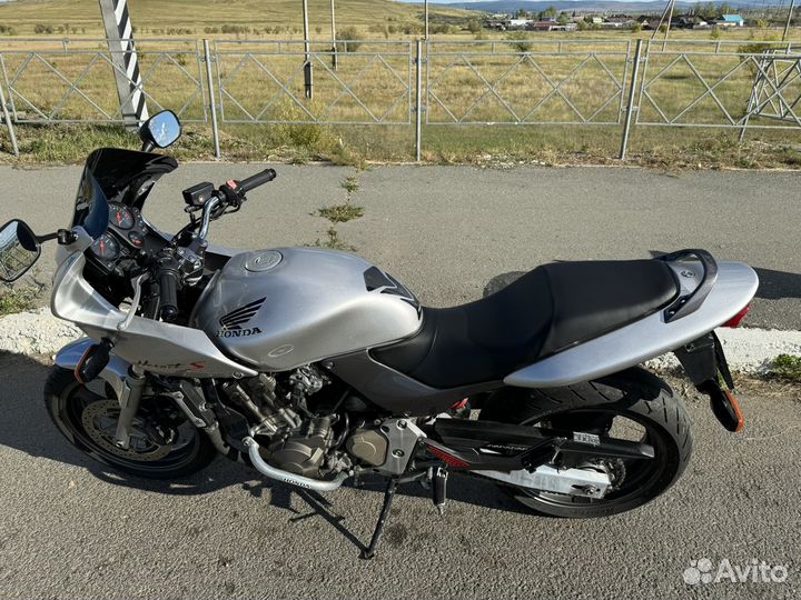 Продам мотоцикл Honda CB 600F Hornet