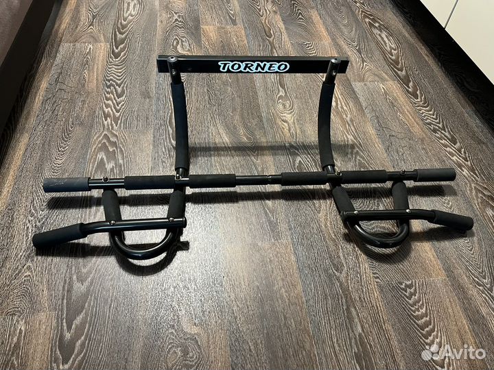 Турник дверной накладной torneo