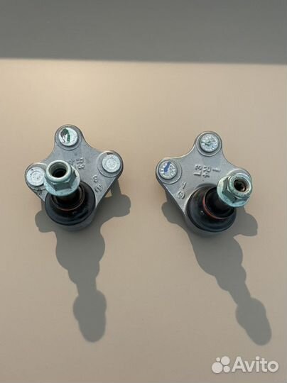 Шаровая опора шкода рапид левая