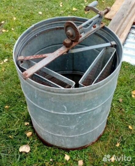 Медогонка ручная двухрамочная