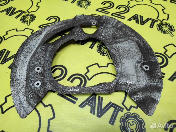 Щиток тормозного механизма передний правый Bmw X5