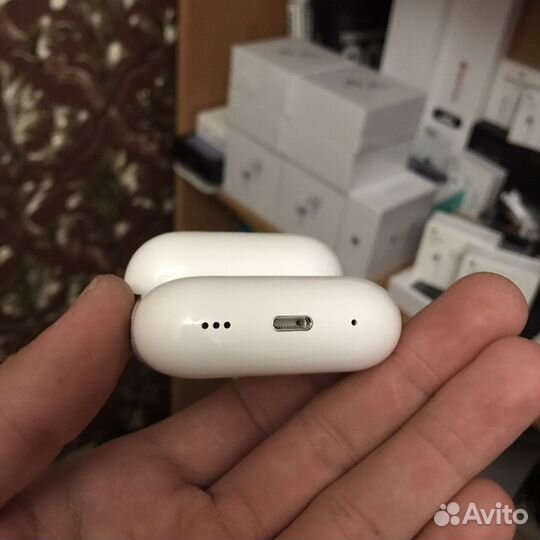 Apple AirPods Pro 2 - 2022 с шумоподавлением