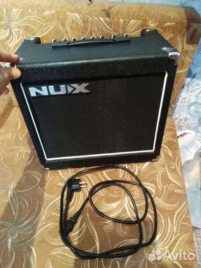 Гитарный комбоусилитель NUX