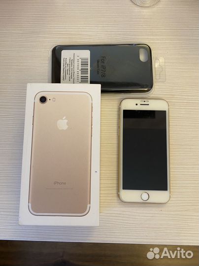 Телефон iPhone 7