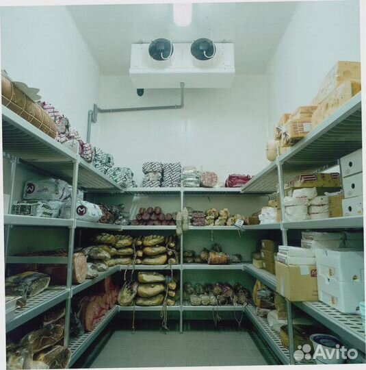 Холодильная камера для магазина, продуктового склада