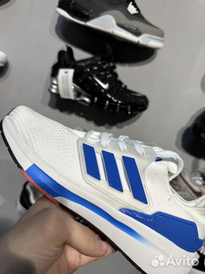 Кроссовки Adidas лето