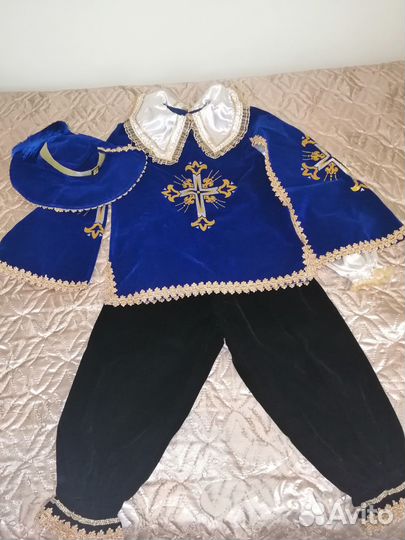 Новогодний костюм мушкетёра