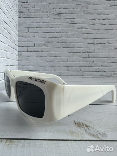 Солнцезащитные очки Balenciaga