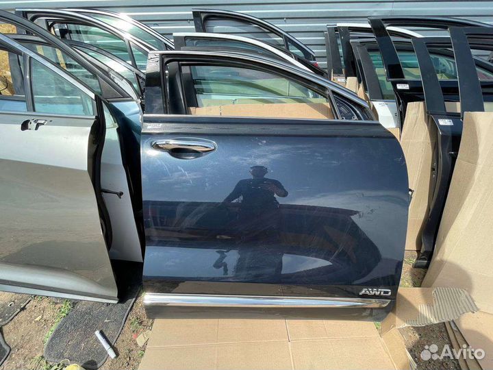 Дверь передняя правая Kia Soreno Prime UM 2017