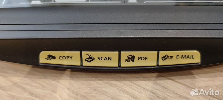 Без торгов Сканер Canon lide 100