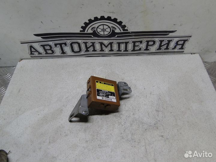 Блок управления ручником Lexus LS 4 2008 5.0