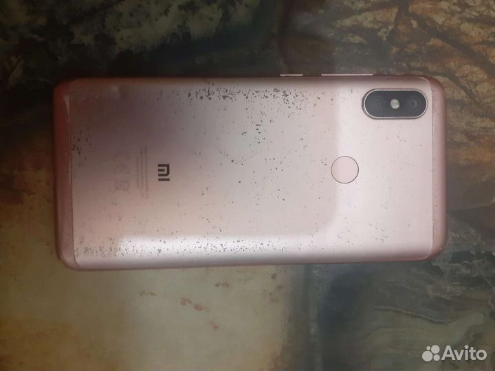 Телефон Xiaomi Redmi Note 6 Pro