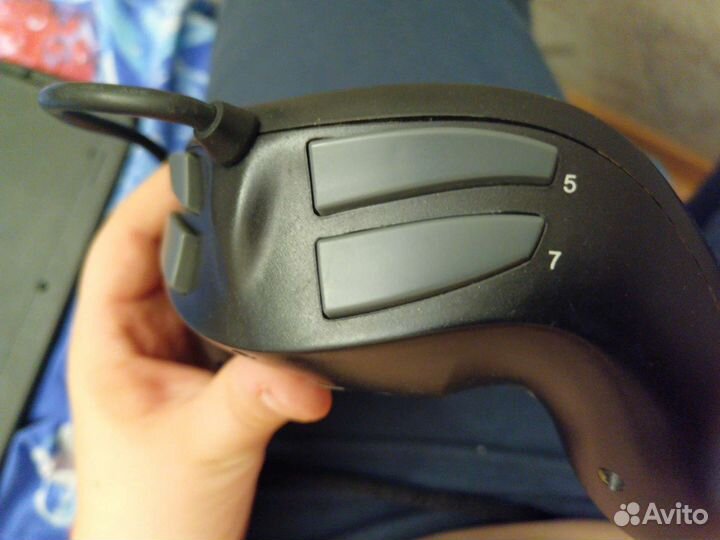 Джойстик USB Genius MaxFire G-08XU